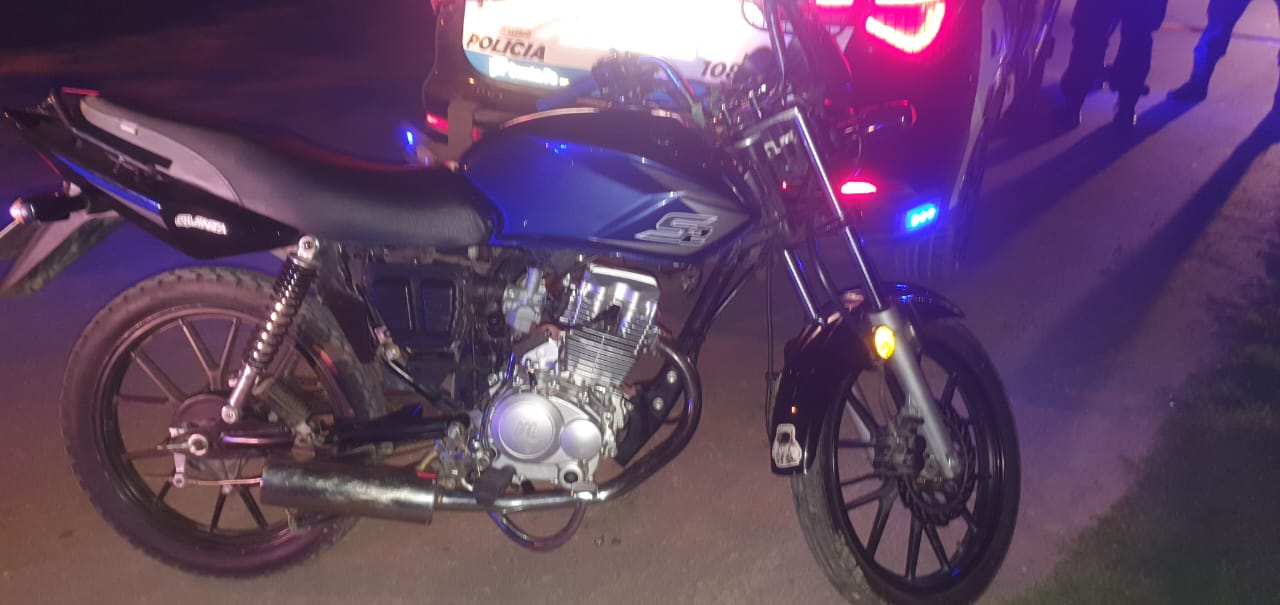 Persecución extrema por Funes: es menor, conducía una moto sin papeles y terminó demorado